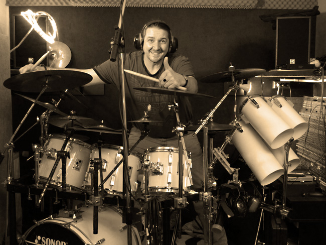 Raimund Burke Orchestra - Drummer